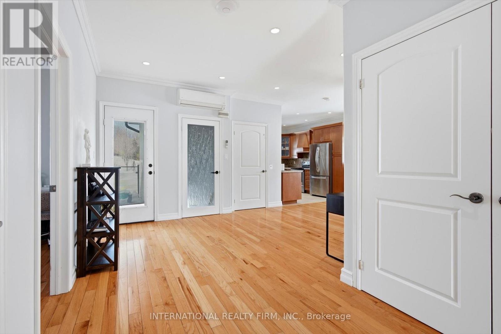 130 Andrews Drive, Bradford West Gwillimbury, Ontario  L0G 1A0 - Photo 35 - N12837738