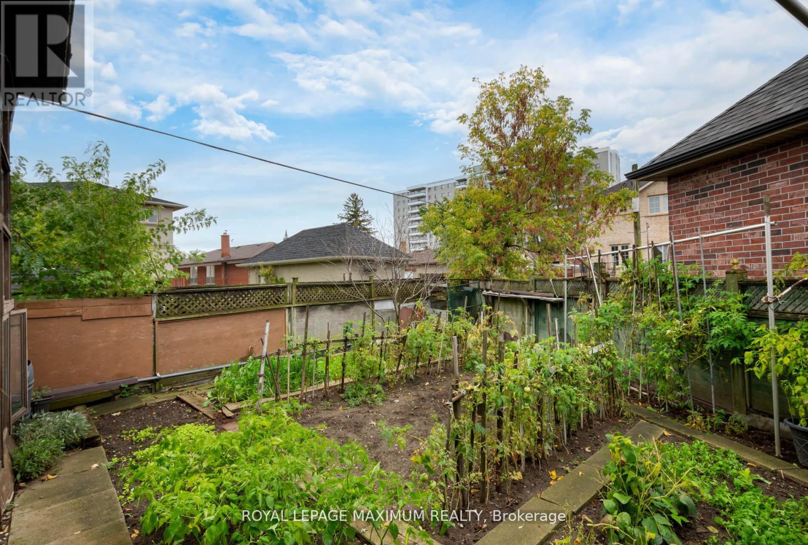 119 Glen Long Avenue, Toronto, Ontario  M6B 2M4 - Photo 37 - W12809940