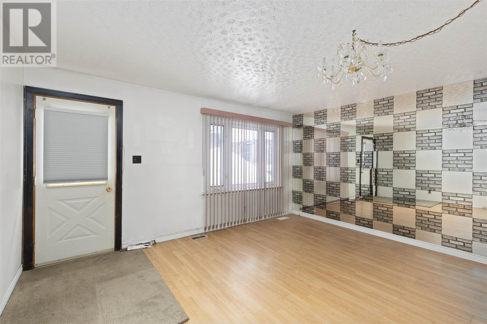 289 Goulais Ave, Sault Ste. Marie, Ontario  P6C 5A2 - Photo 9 - SM260218