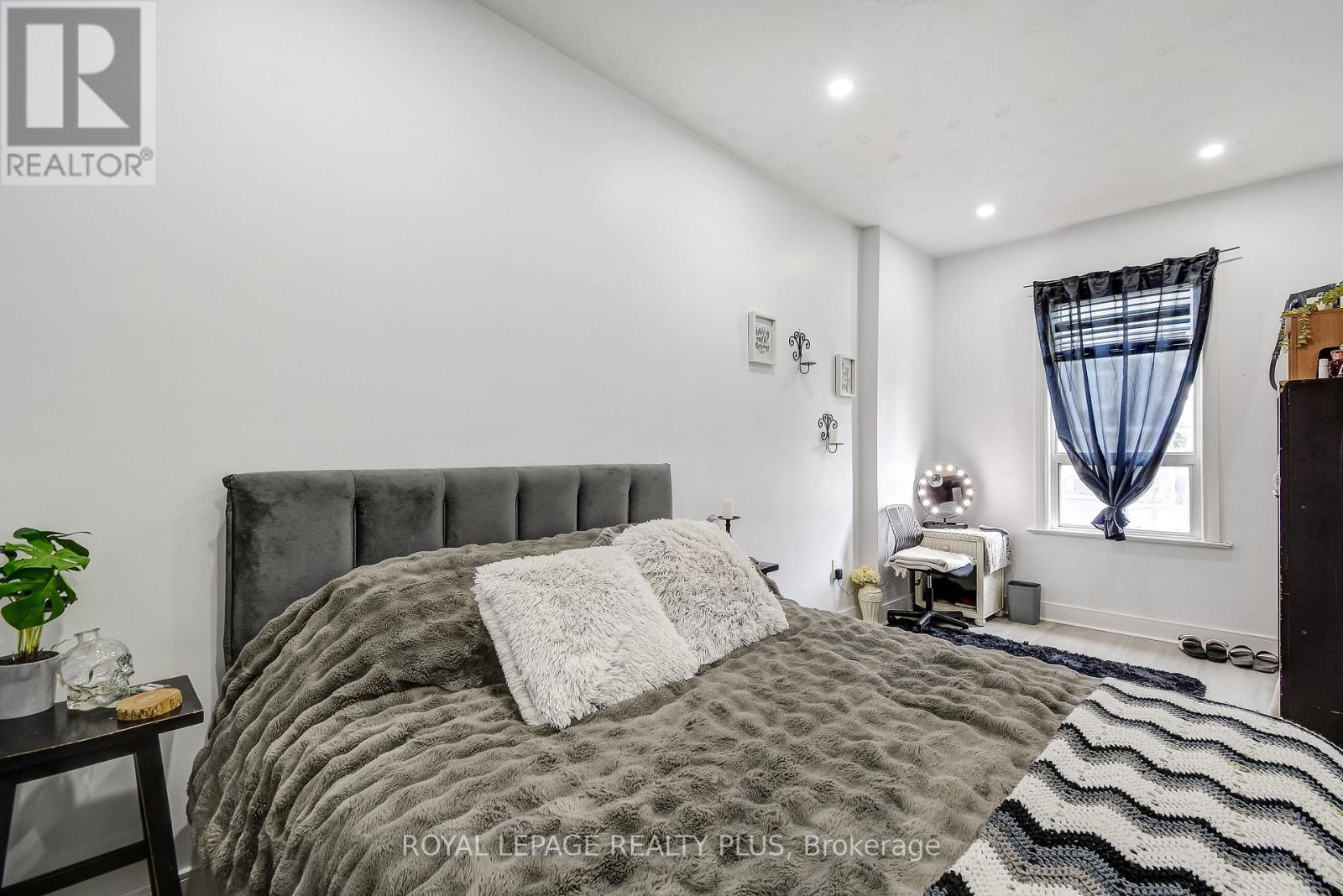 58 East 22nd Street, Hamilton, Ontario  L8V 2V3 - Photo 4 - X12826880