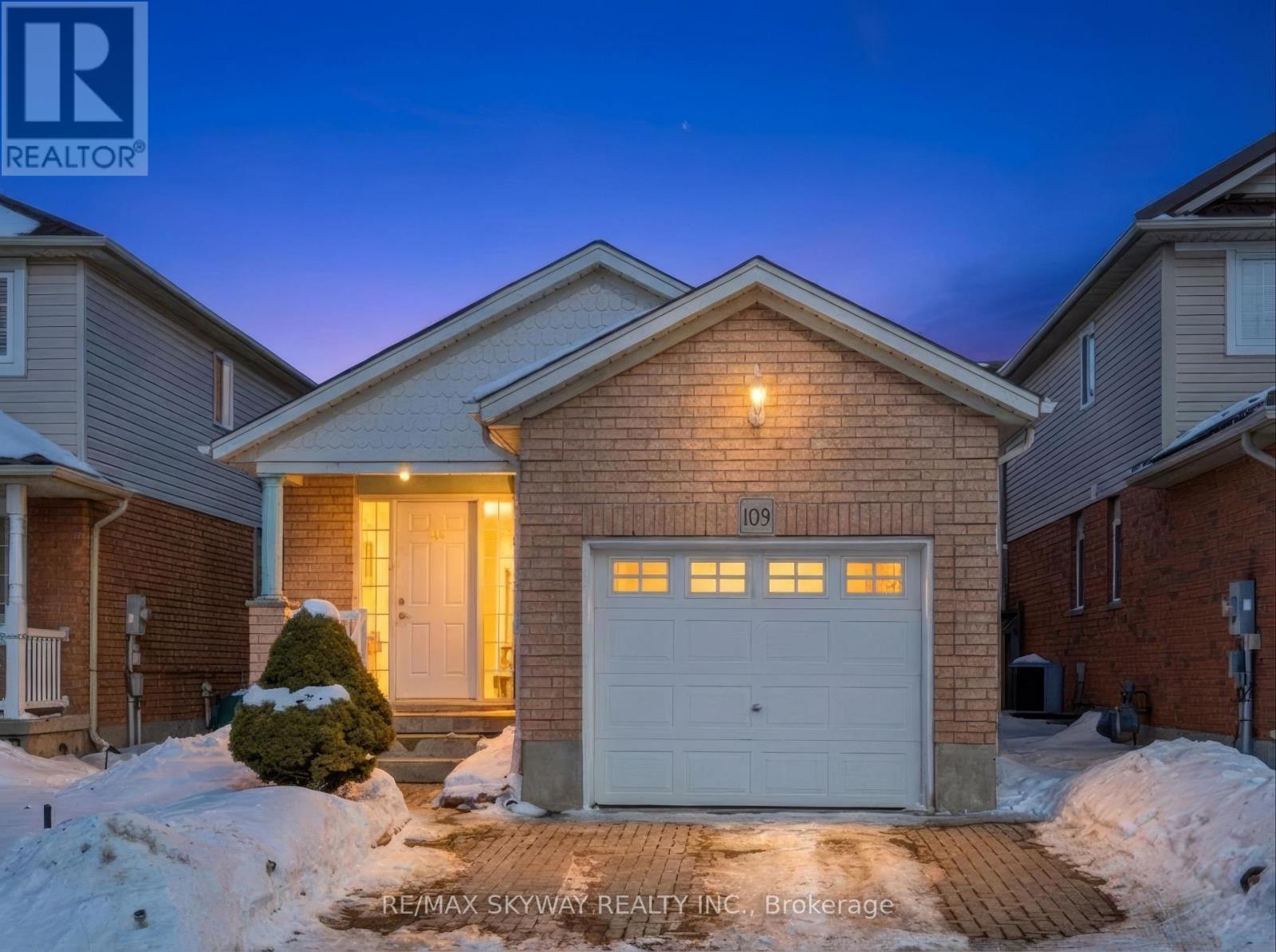 109 Green Gate Boulevard, Cambridge, Ontario  N1T 2E2 - Photo 2 - X12844760