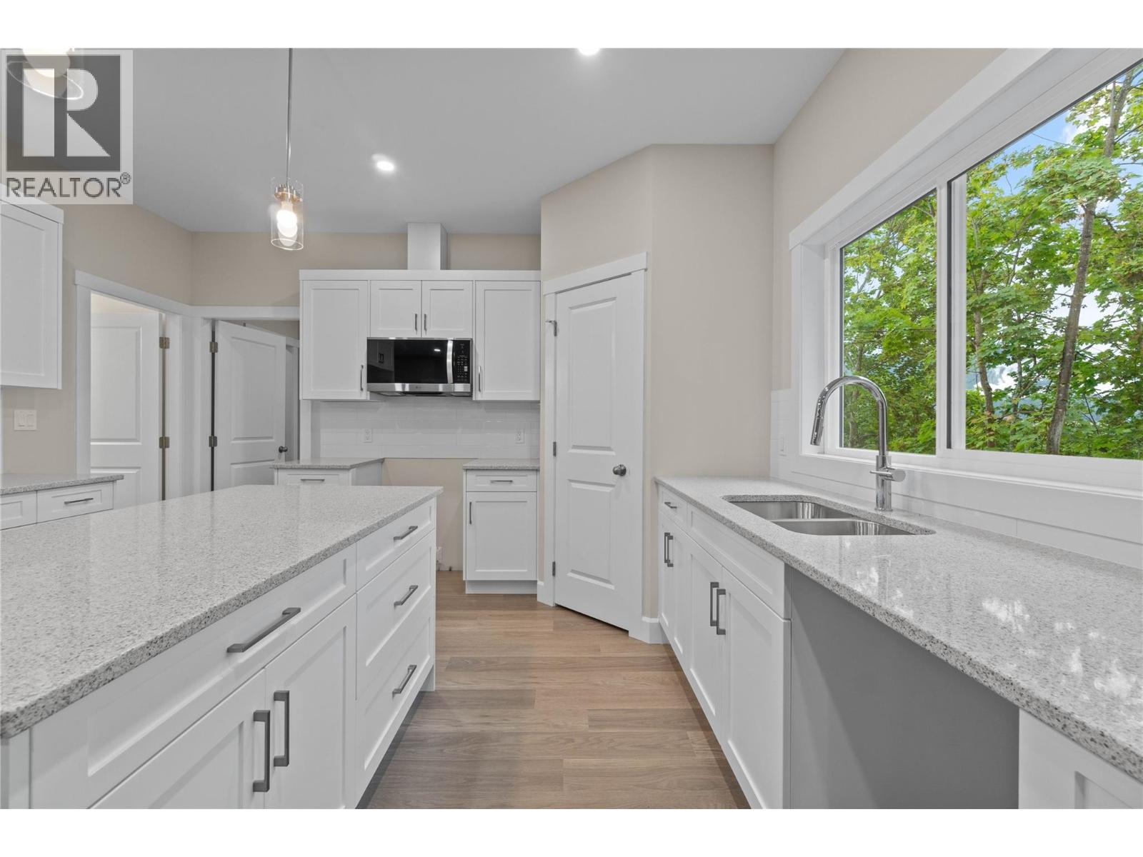 806 Cliff Avenue Unit# 104, Enderby, British Columbia  V0E 1V1 - Photo 3 - 10349545