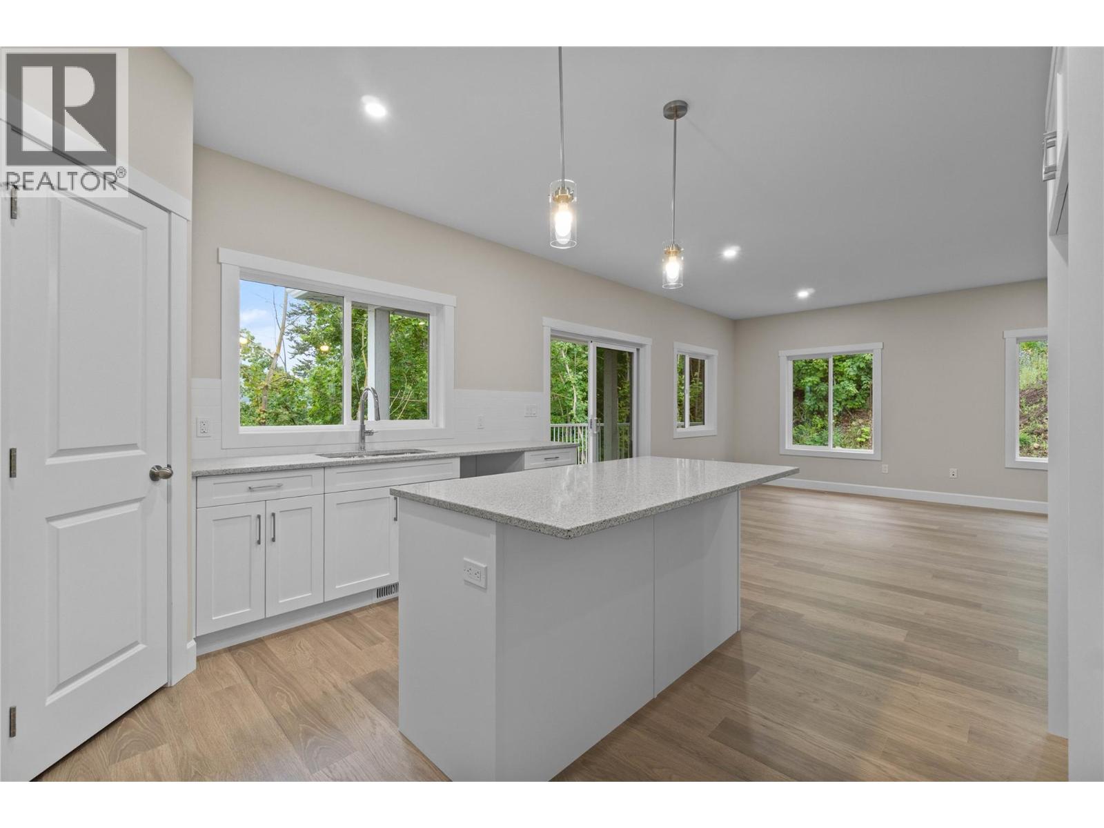 806 Cliff Avenue Unit# 104, Enderby, British Columbia  V0E 1V1 - Photo 4 - 10349545