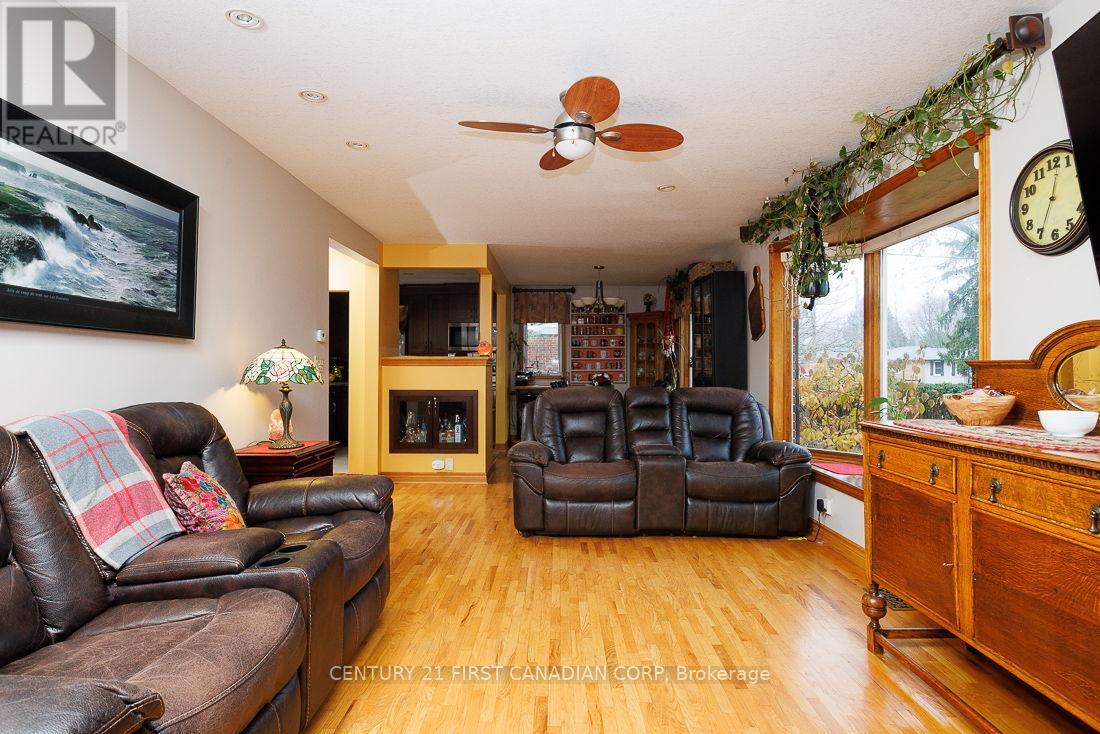 297 Alma Street, St. Thomas, Ontario  N5P 3B9 - Photo 7 - X12845306