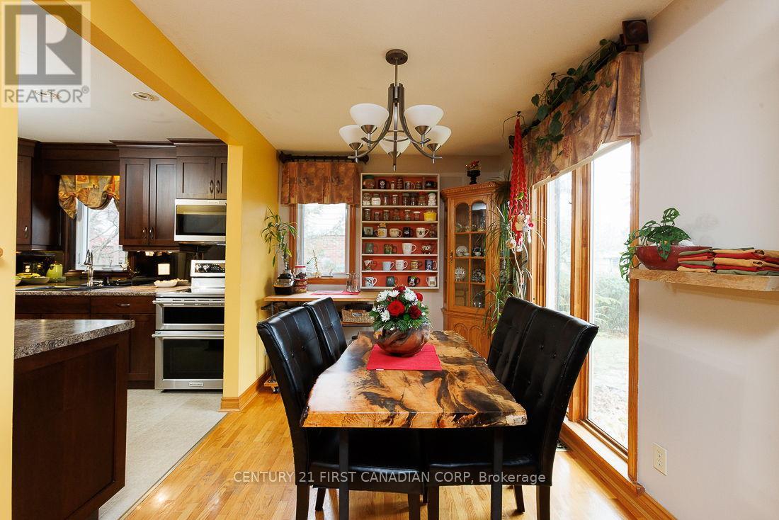 297 Alma Street, St. Thomas, Ontario  N5P 3B9 - Photo 8 - X12845306