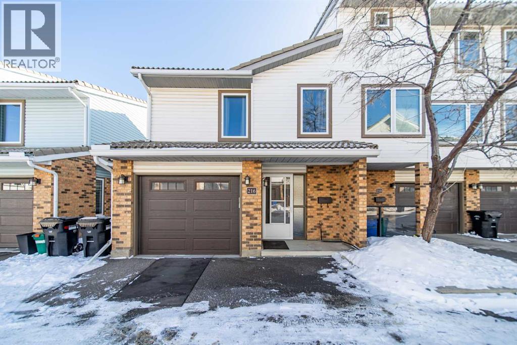 216 Coachway Lane SW, Calgary, Alberta
