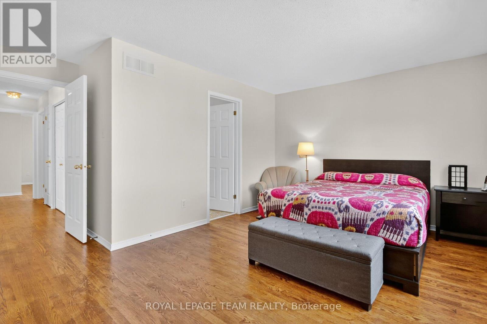 84 Newborough Crescent, Ottawa, Ontario  K2G 6A9 - Photo 19 - X12845184