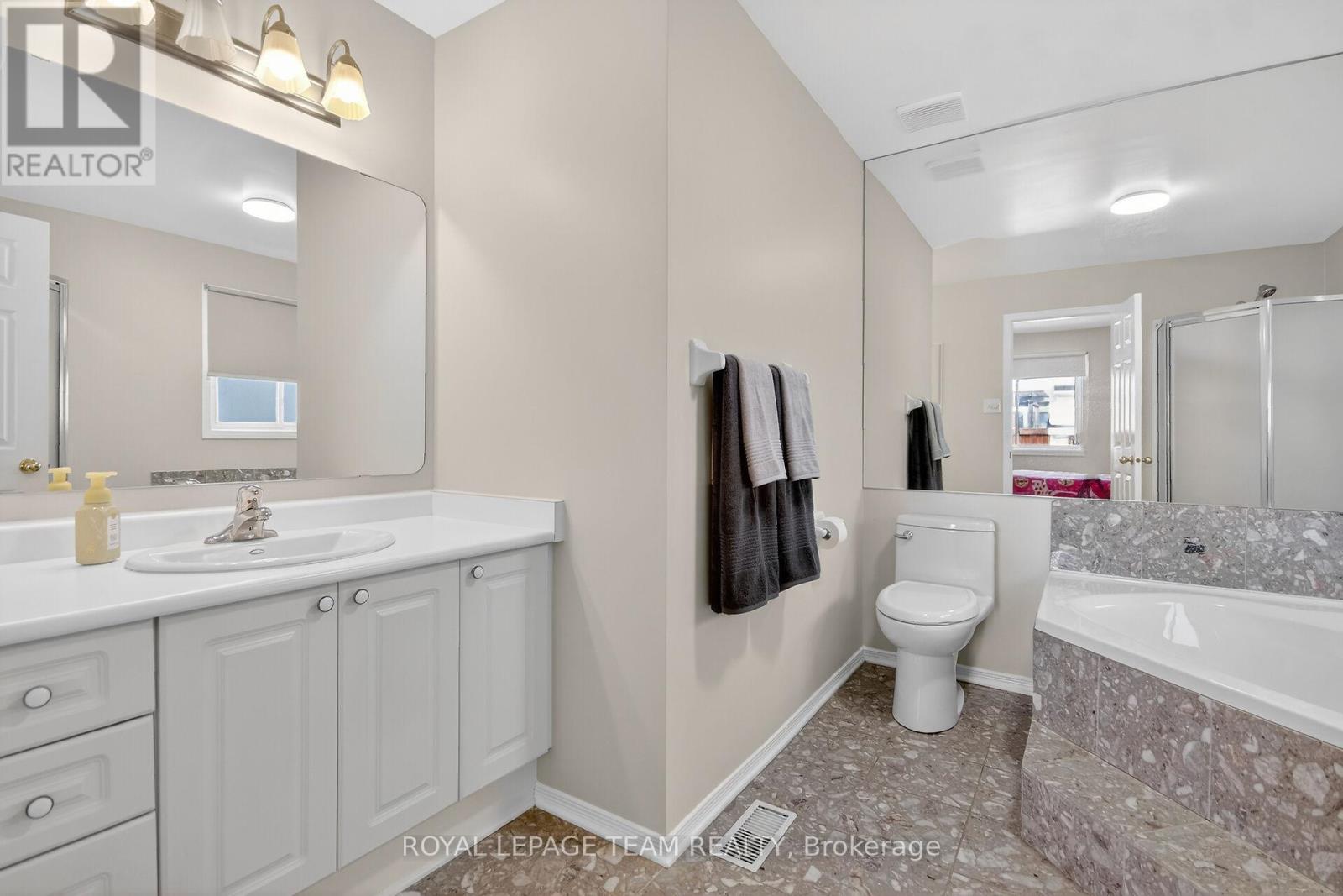 84 Newborough Crescent, Ottawa, Ontario  K2G 6A9 - Photo 22 - X12845184