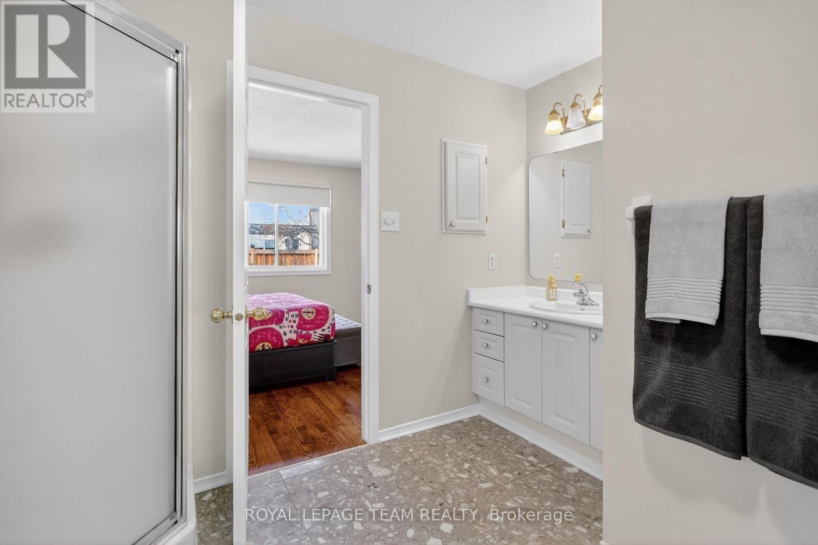 84 Newborough Crescent, Ottawa, Ontario  K2G 6A9 - Photo 23 - X12845184