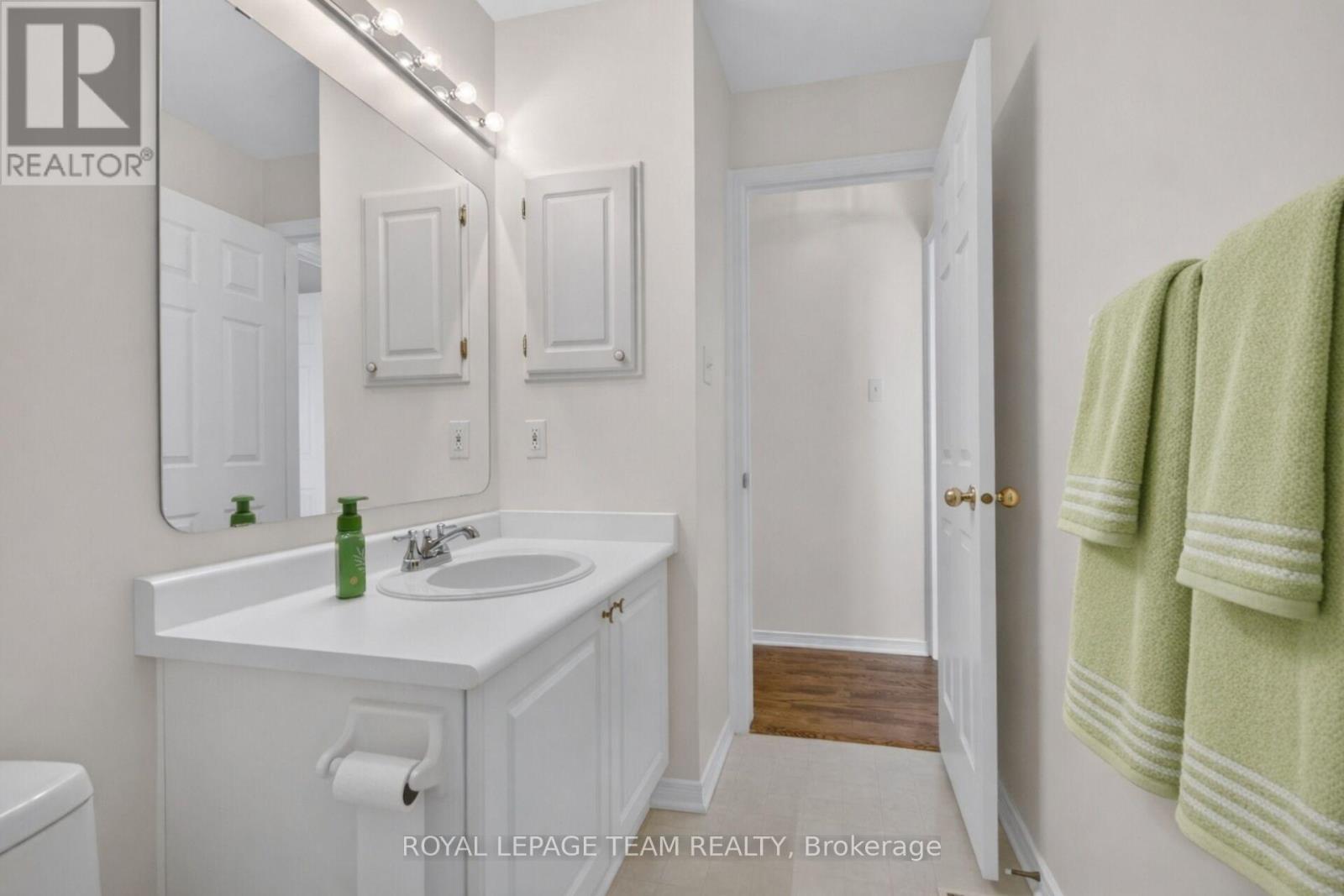 84 Newborough Crescent, Ottawa, Ontario  K2G 6A9 - Photo 26 - X12845184