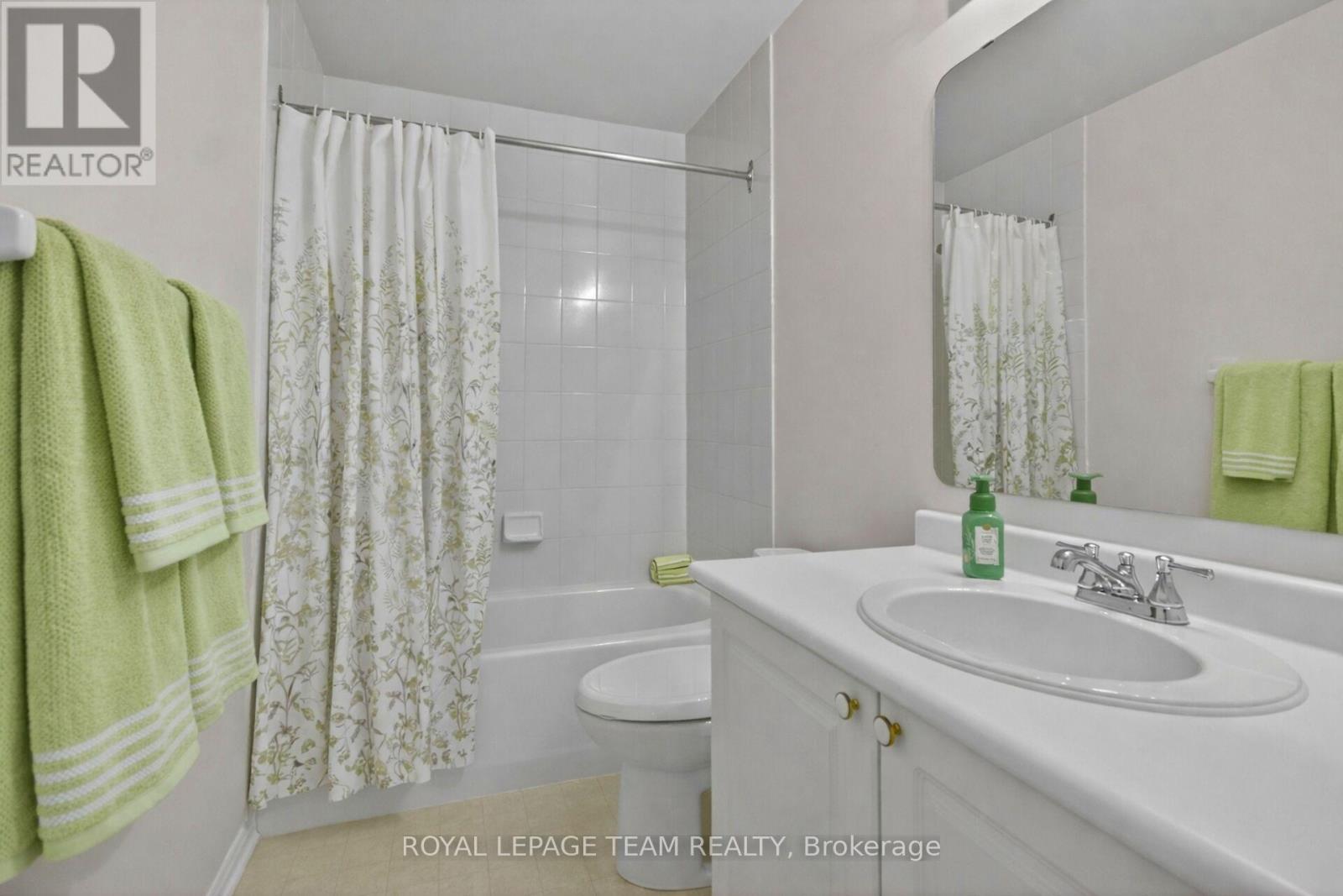 84 Newborough Crescent, Ottawa, Ontario  K2G 6A9 - Photo 27 - X12845184