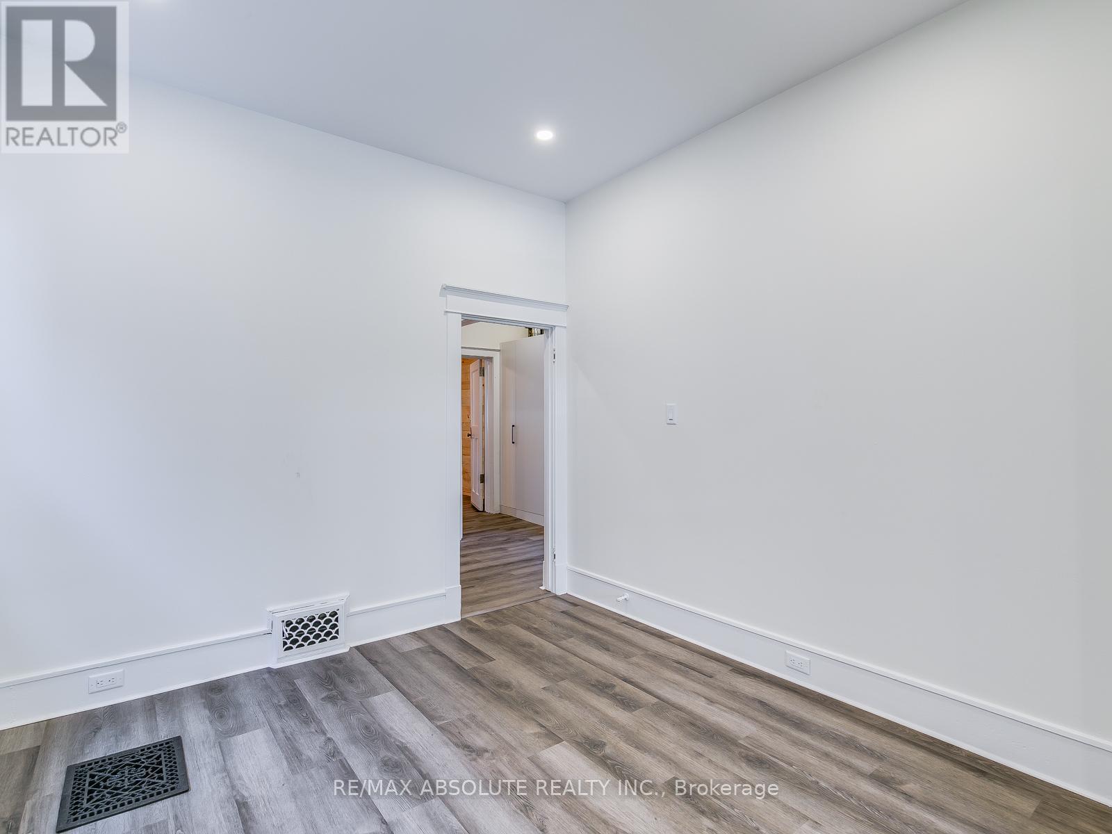 222 Plymouth Street, Ottawa, Ontario  K1S 3E5 - Photo 6 - X12845204