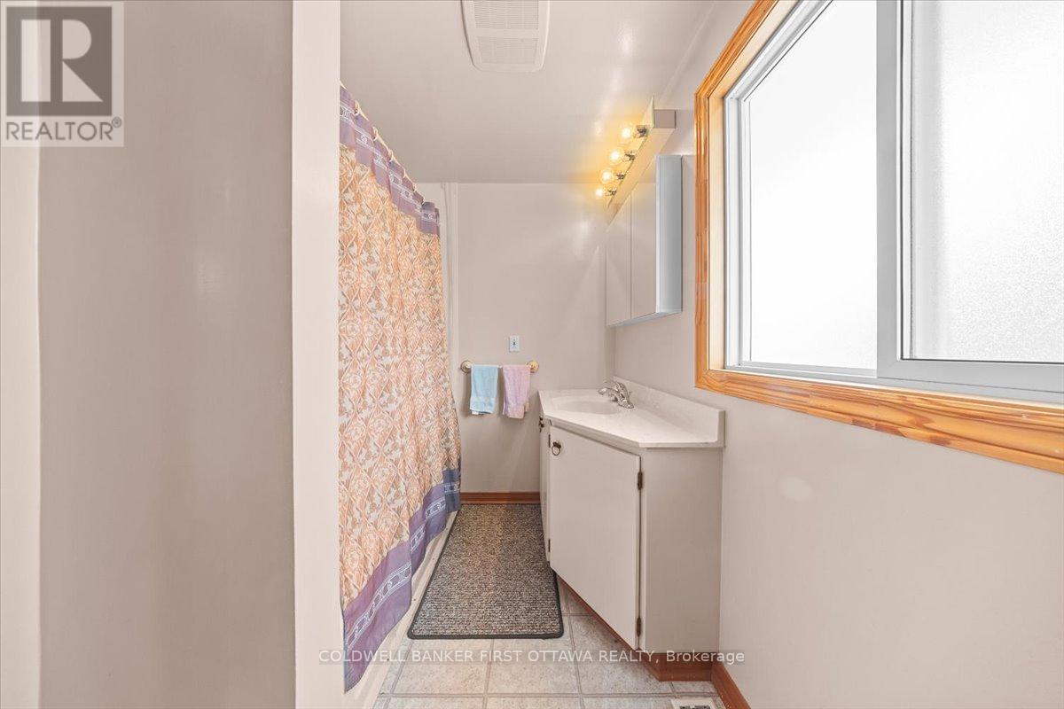 34 Hadley Circle, Ottawa, Ontario  K2H 6N9 - Photo 20 - X12845220