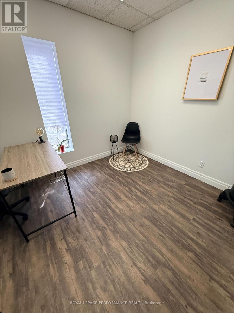 2446 St Joseph Boulevard, Ottawa, Ontario  K1C 1G1 - Photo 6 - X12845258