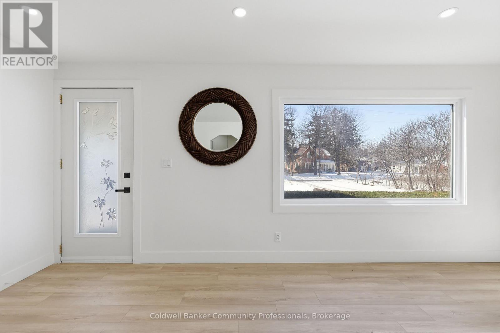 74 Freelton Road, Hamilton, Ontario  L0R 1K0 - Photo 6 - X12845346