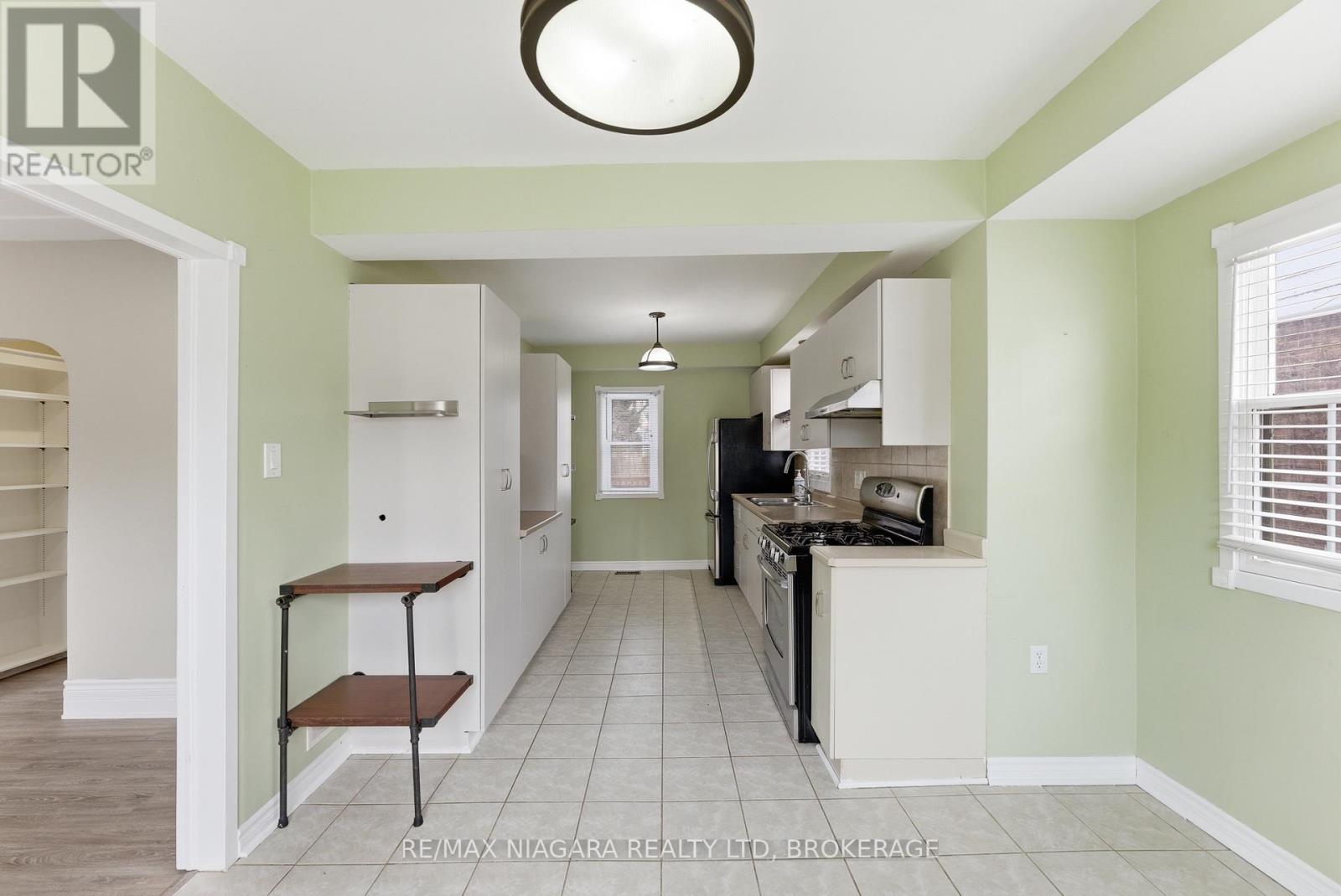 5781 Morden Drive, Niagara Falls, Ontario  L2E 3C8 - Photo 12 - X12845350