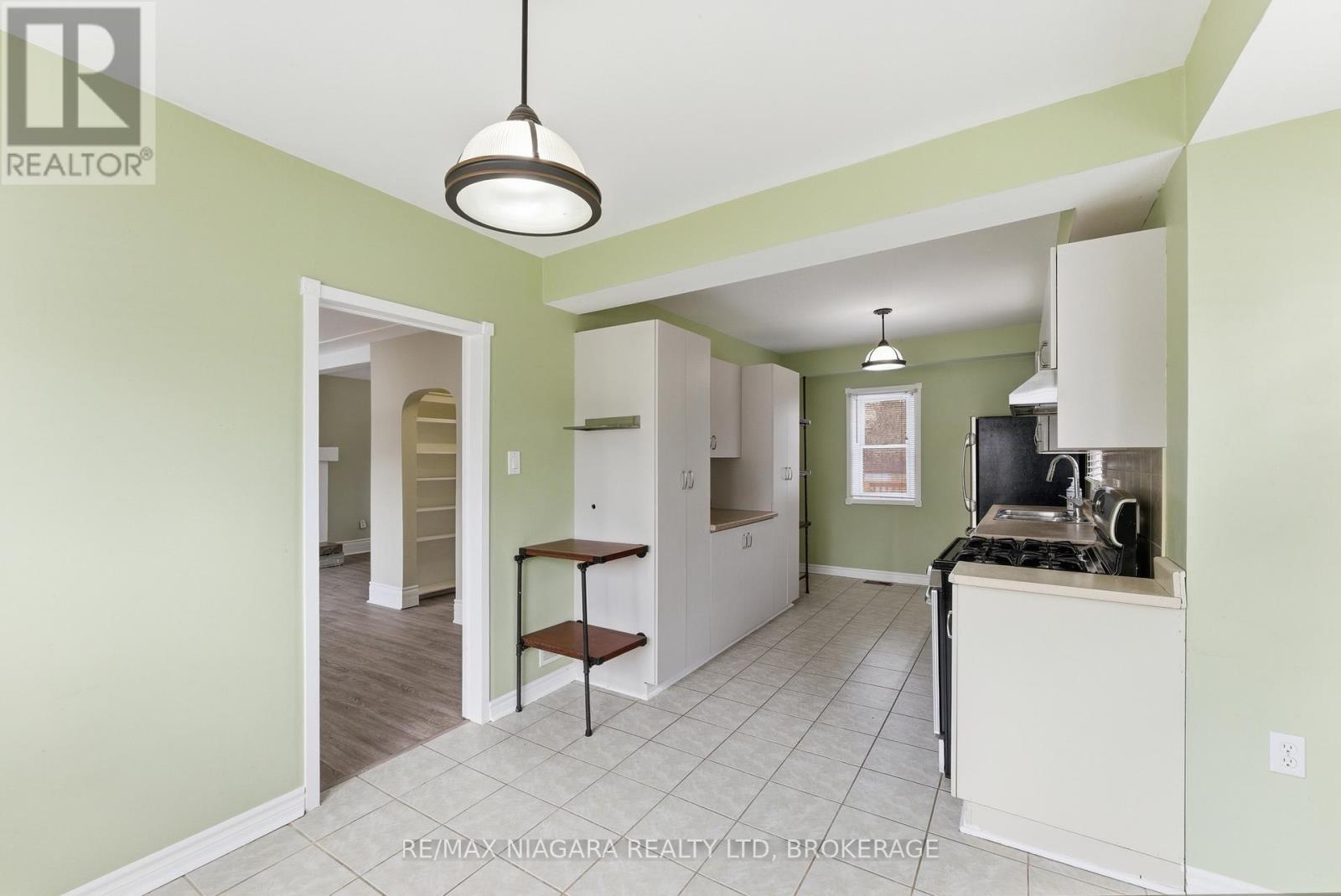 5781 Morden Drive, Niagara Falls, Ontario  L2E 3C8 - Photo 13 - X12845350