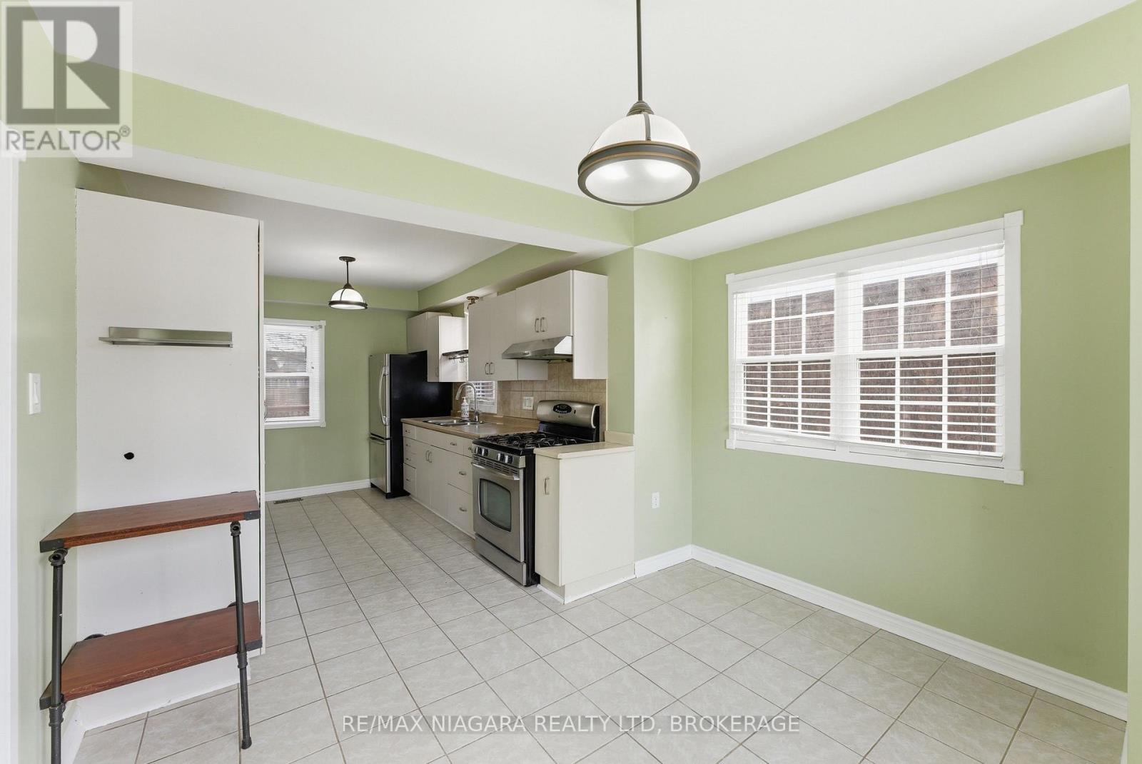 5781 Morden Drive, Niagara Falls, Ontario  L2E 3C8 - Photo 14 - X12845350