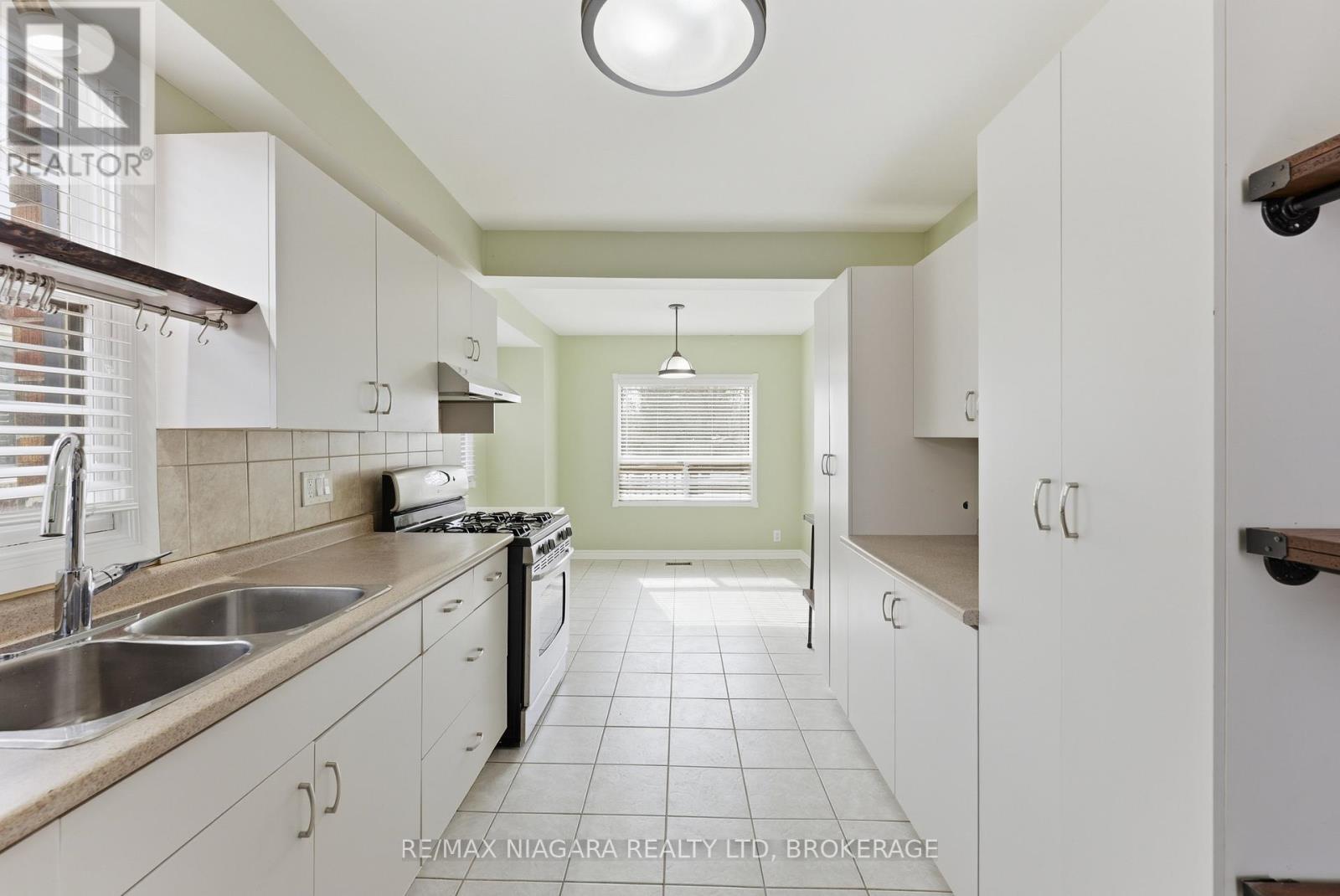 5781 Morden Drive, Niagara Falls, Ontario  L2E 3C8 - Photo 17 - X12845350