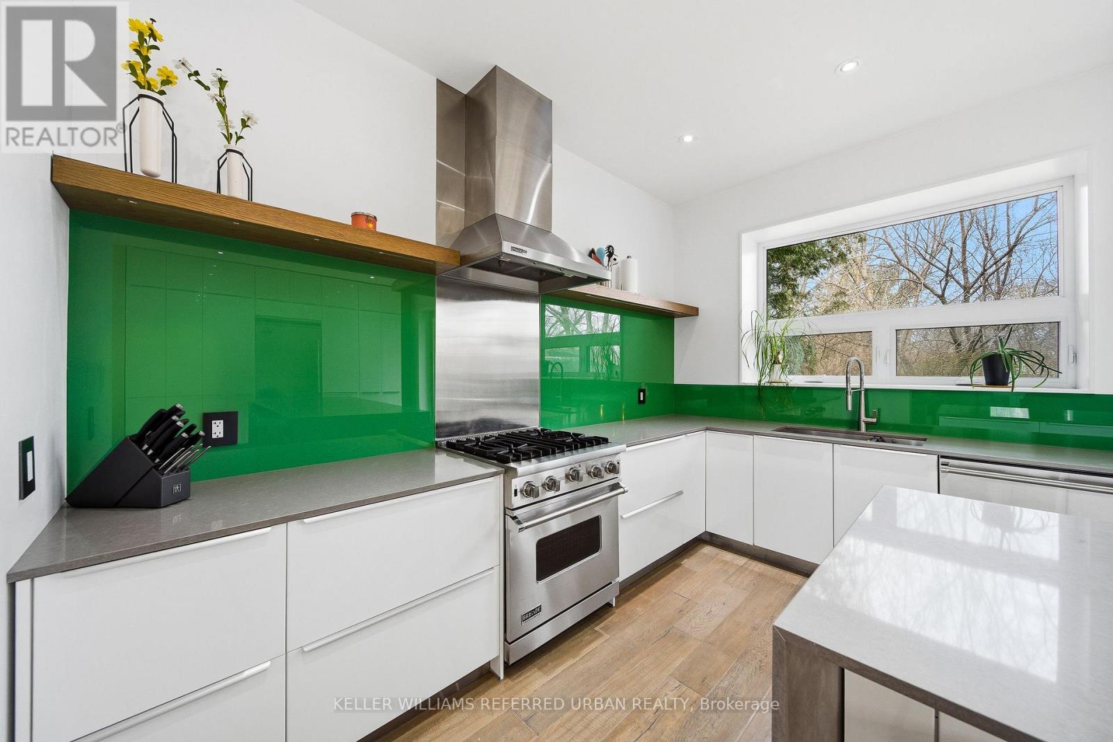 22 Daniels Street, Toronto, Ontario  M8Y 1L8 - Photo 11 - W12736838