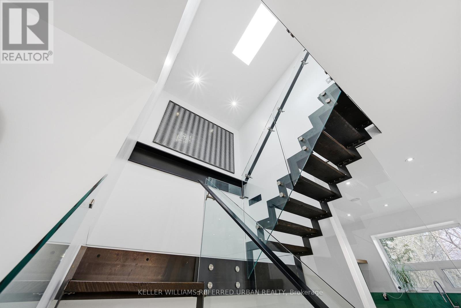 22 Daniels Street, Toronto, Ontario  M8Y 1L8 - Photo 21 - W12736838