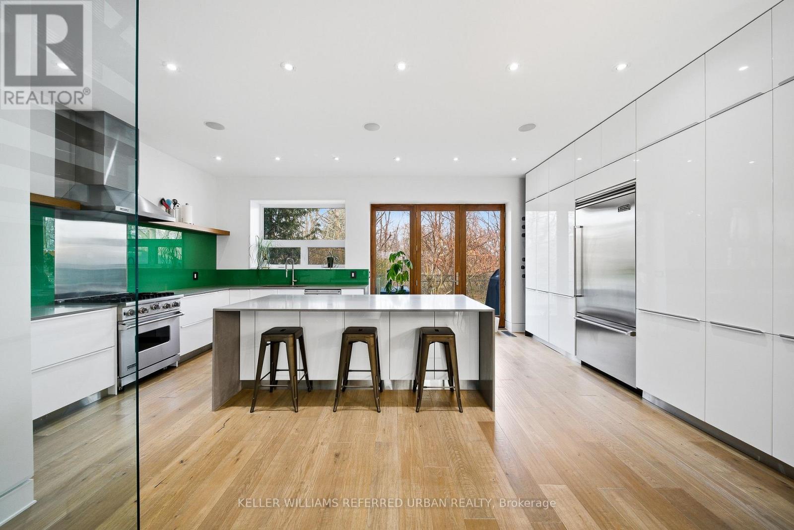 22 Daniels Street, Toronto, Ontario  M8Y 1L8 - Photo 7 - W12736838