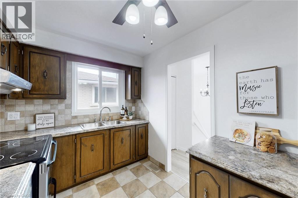 380 Magnolia Drive, Hamilton, Ontario  L9C 6N7 - Photo 13 - 40809503