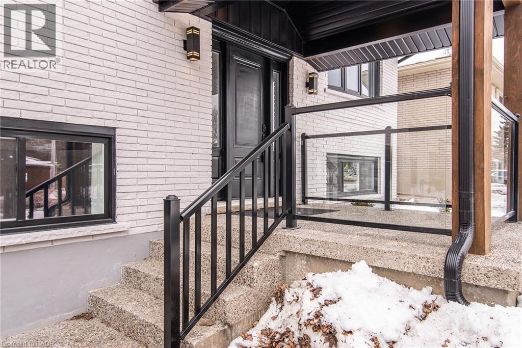 627 Glen Forrest Boulevard, Waterloo, Ontario  N2L 4K2 - Photo 3 - 40809286