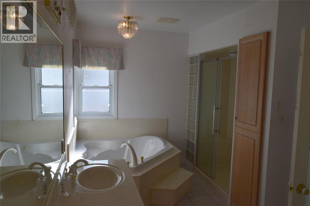 1024 Brenchley Street, Sarnia, Ontario  N7S 1R4 - Photo 4 - 26004560