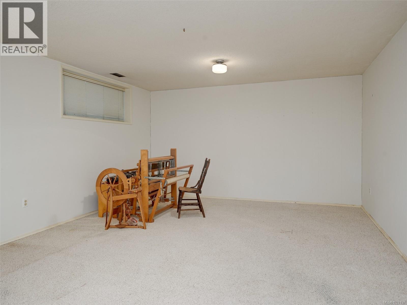 2202 Arbutus Rd, Saanich, British Columbia  V8N 1V3 - Photo 27 - 1027137