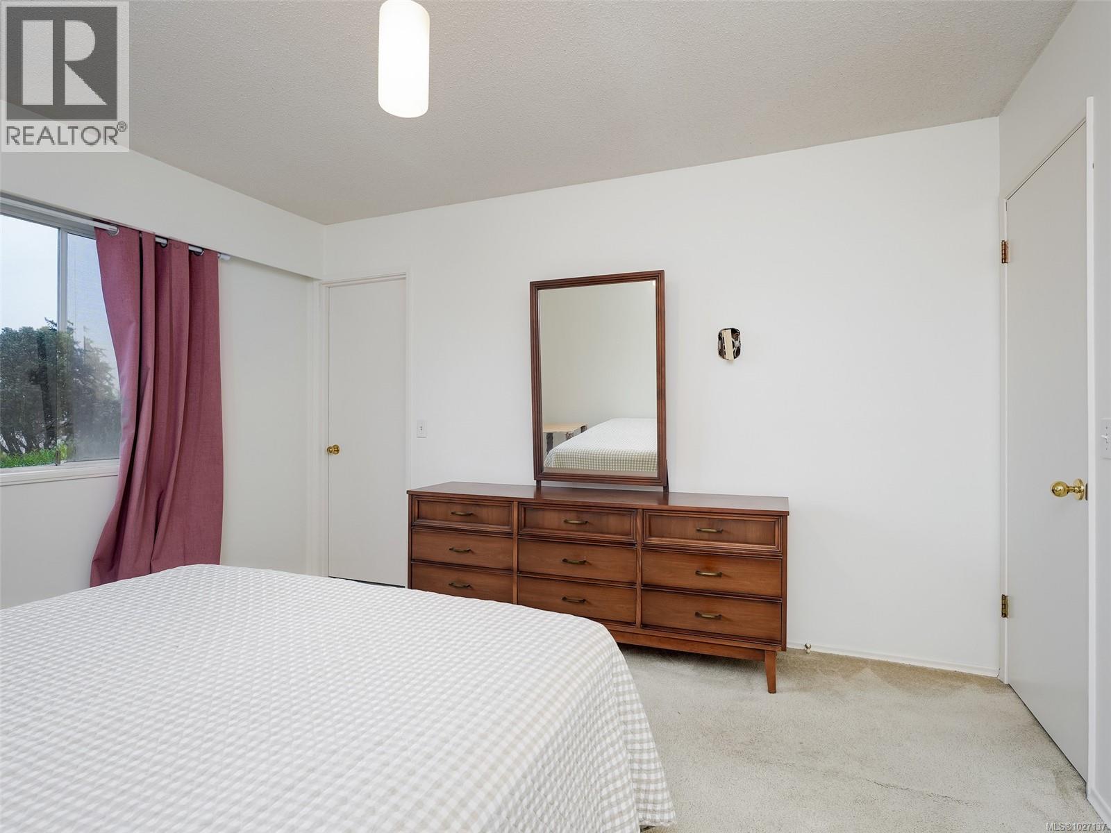 2202 Arbutus Rd, Saanich, British Columbia  V8N 1V3 - Photo 20 - 1027137