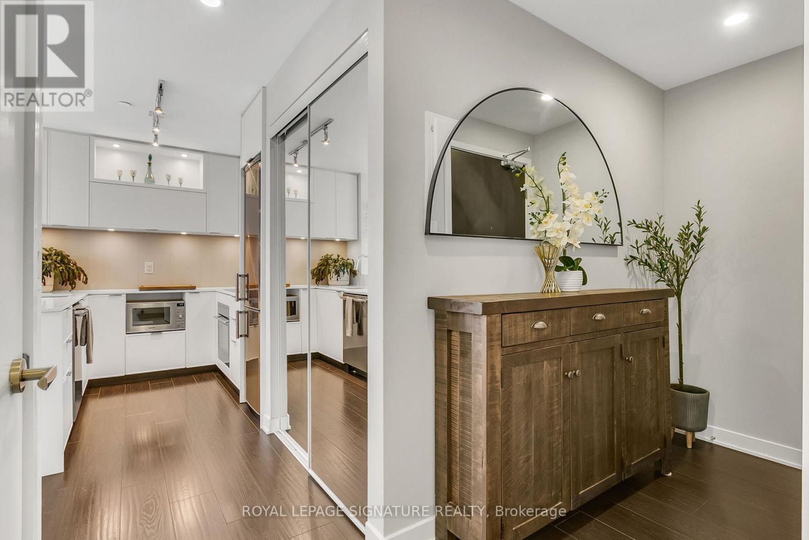 1302 - 170 Sumach Street, Toronto, Ontario  M5A 0C3 - Photo 3 - C12845252