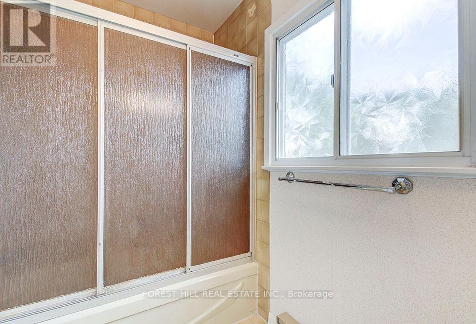 123 Bevdale Road, Toronto, Ontario  M2R 1L9 - Photo 37 - C12845340