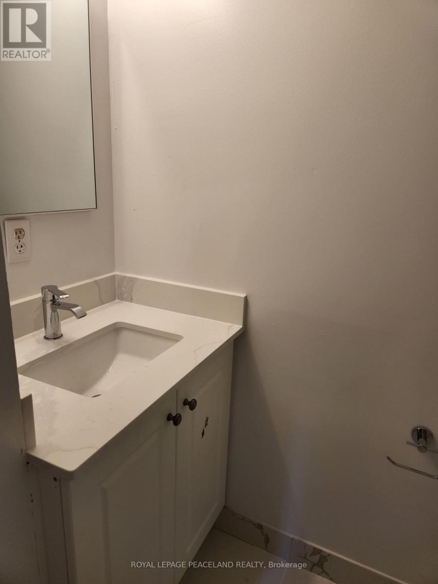 4 - 556 Spadina Crescent, Toronto, Ontario  M5S 2J9 - Photo 12 - C12845362