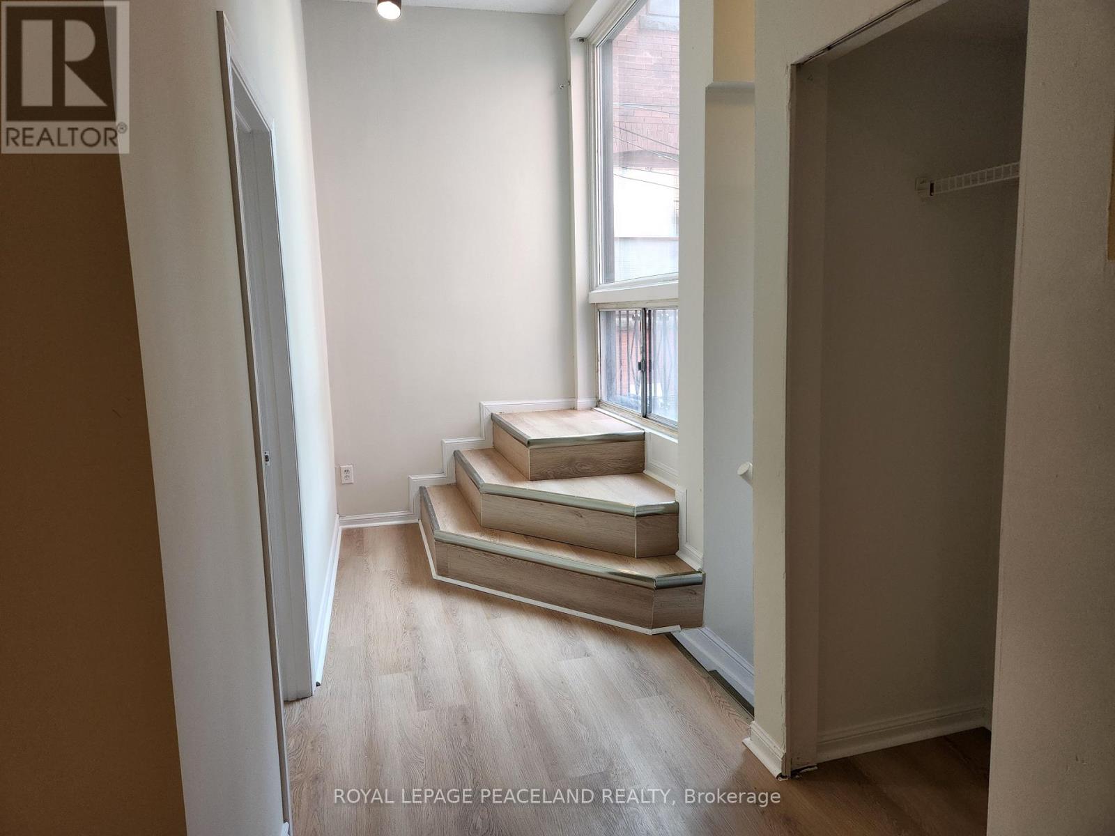4 - 556 Spadina Crescent, Toronto, Ontario  M5S 2J9 - Photo 9 - C12845362