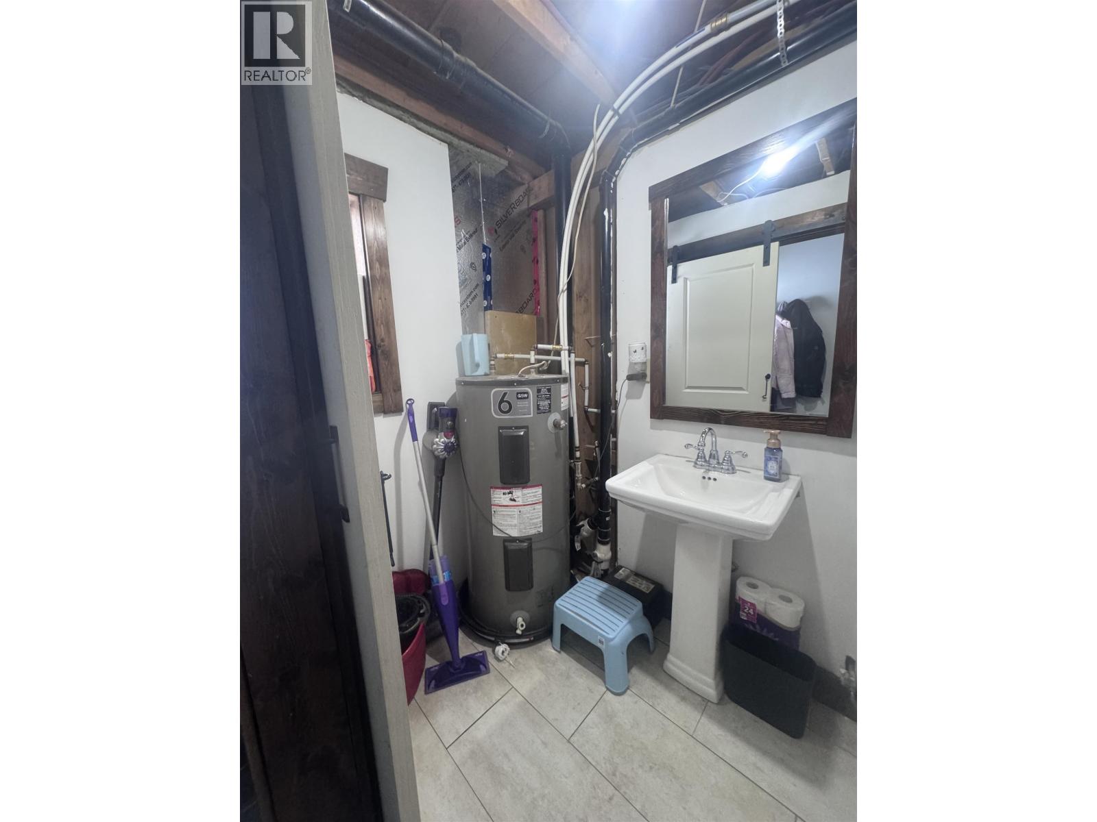 12249 Sackner Pit Road, Vanderhoof, British Columbia  V0J 3A2 - Photo 10 - R3095616