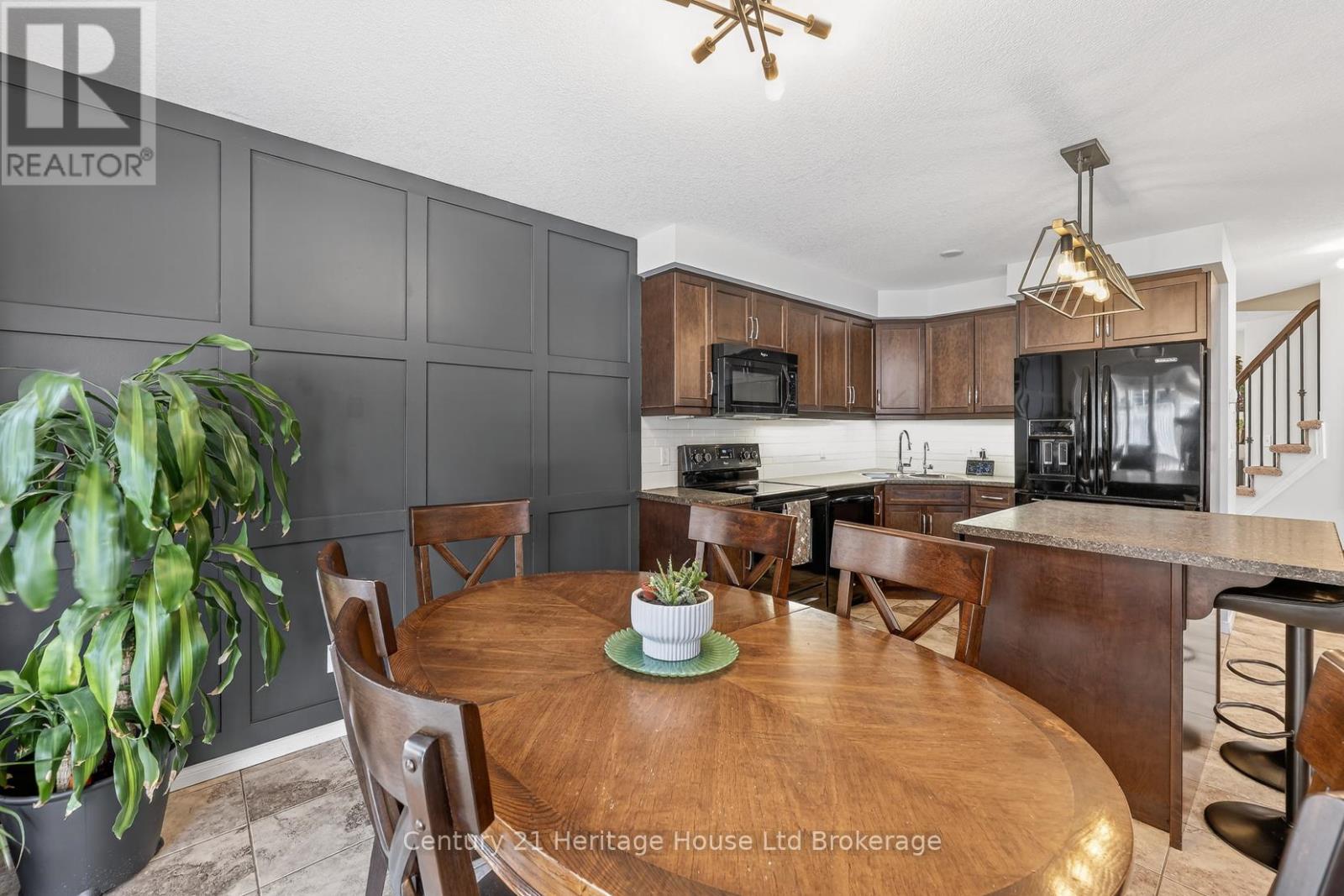 464 Champlain Avenue, Woodstock, Ontario  N4V 0A7 - Photo 15 - X12845322