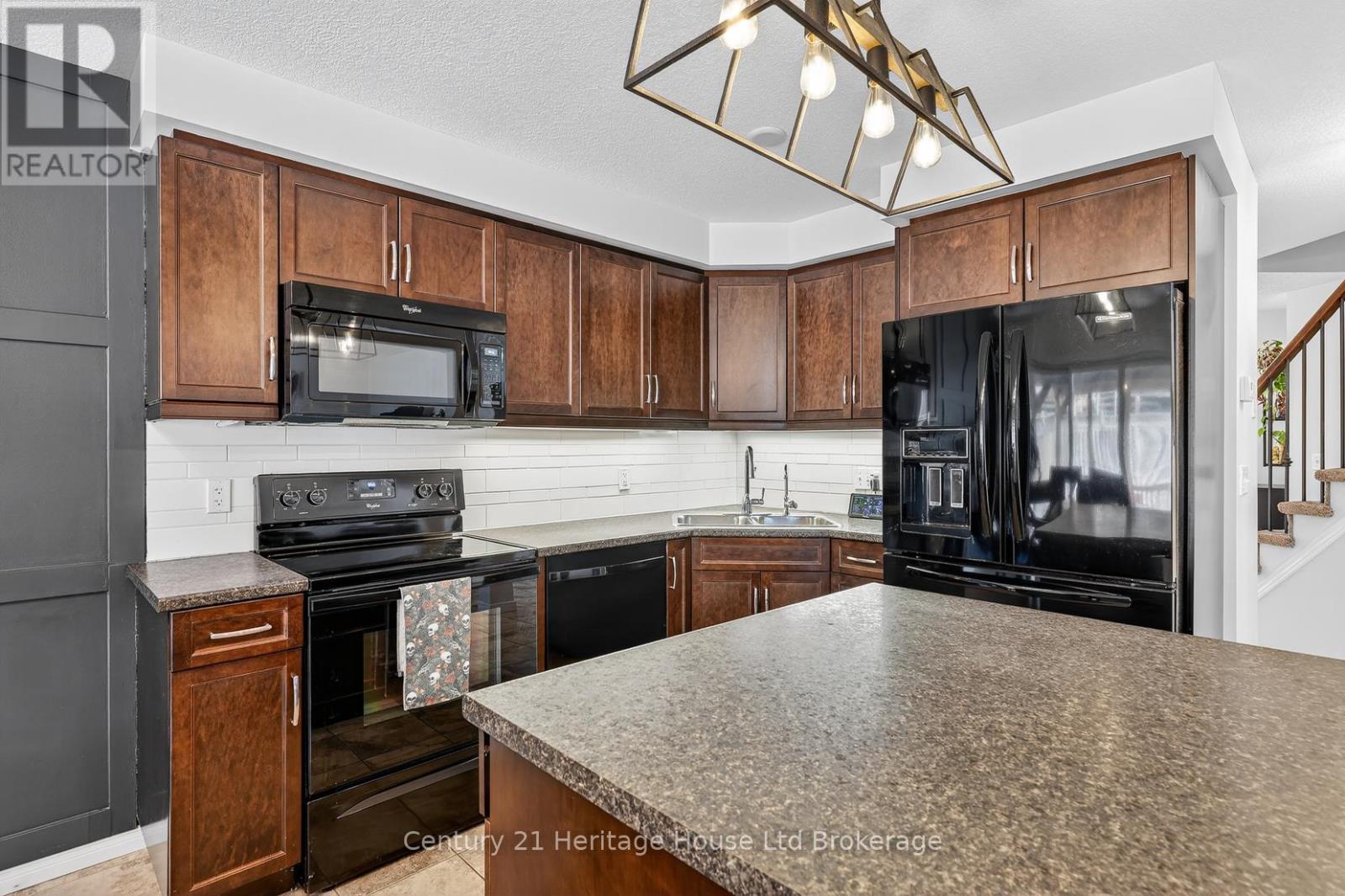 464 Champlain Avenue, Woodstock, Ontario  N4V 0A7 - Photo 12 - X12845322