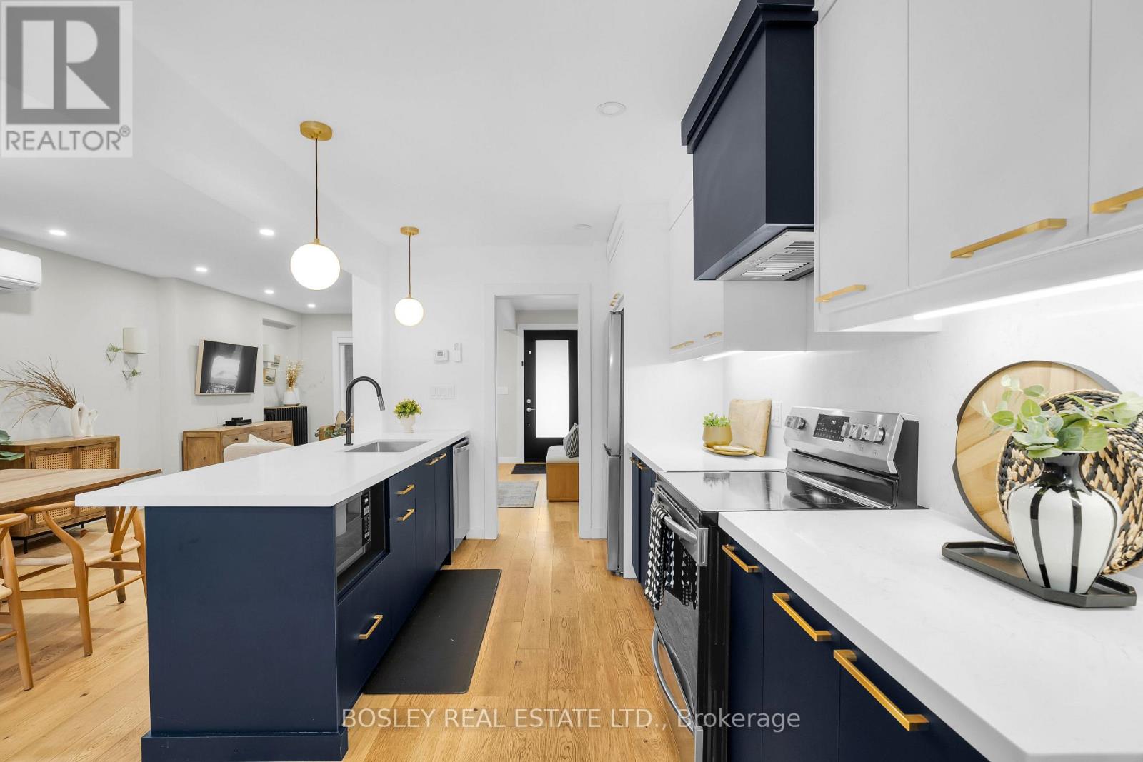 13 Springdale Boulevard, Toronto, Ontario  M4J 1W4 - Photo 11 - E12845238