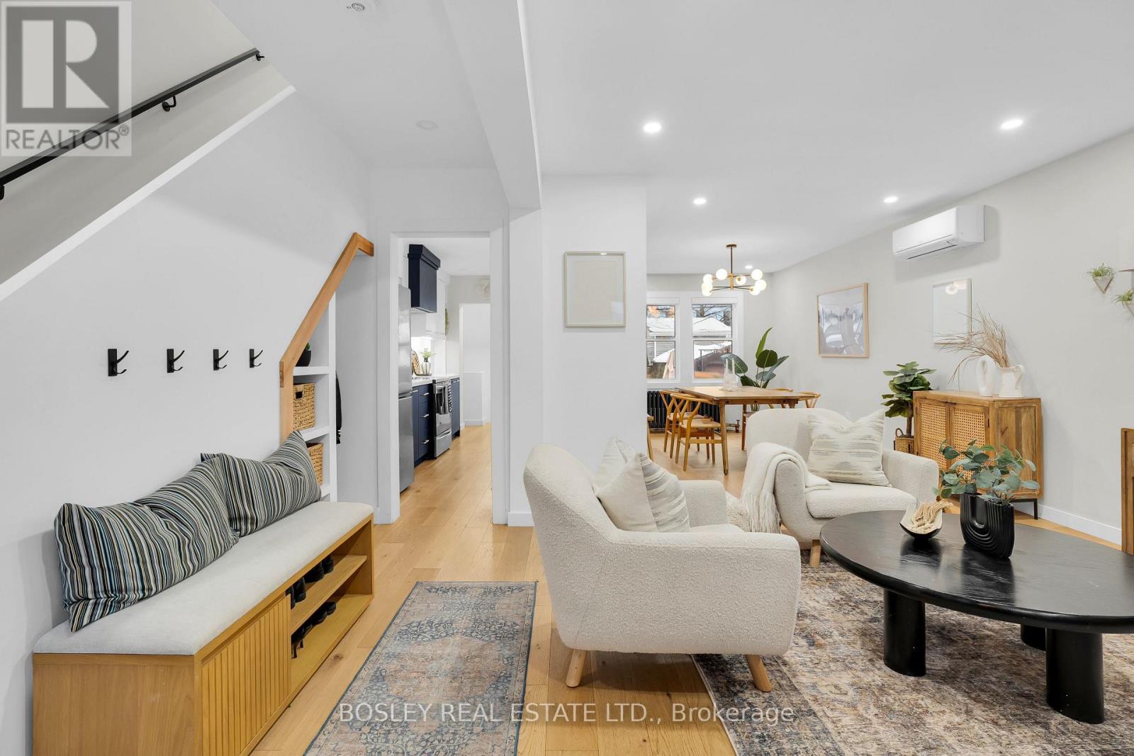 13 Springdale Boulevard, Toronto, Ontario  M4J 1W4 - Photo 5 - E12845238