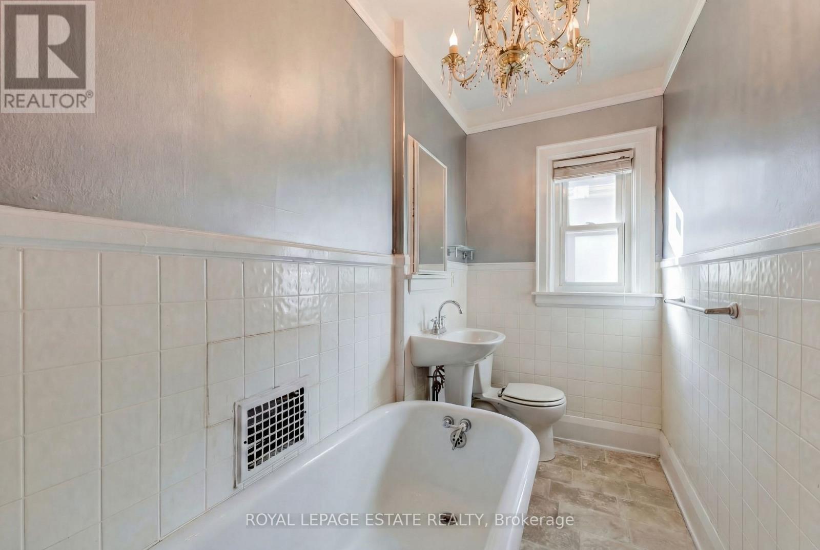 65 Queensbury Avenue, Toronto, Ontario  M1N 2X8 - Photo 11 - E12845314