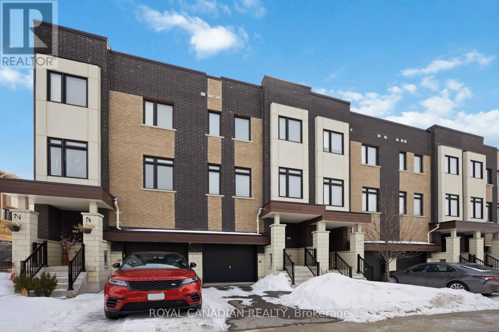 885 Kicking Horse Path, Oshawa, Ontario L1J 0B4 - Photo 2 - E12845352