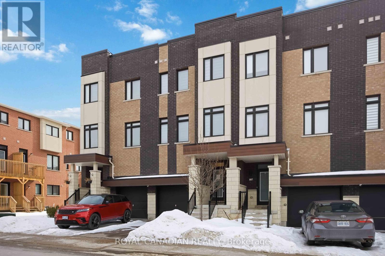 885 Kicking Horse Path, Oshawa, Ontario L1J 0B4 - Photo 3 - E12845352