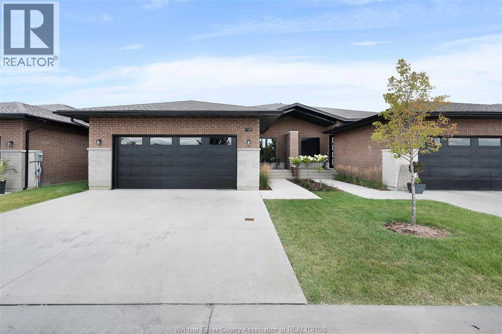 572 Lily Mac Boulevard, Windsor, Ontario N6E 3N7 - Photo 1 - 26004563