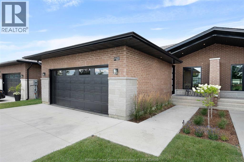 572 Lily Mac Boulevard, Windsor, Ontario N6E 3N7 - Photo 2 - 26004563