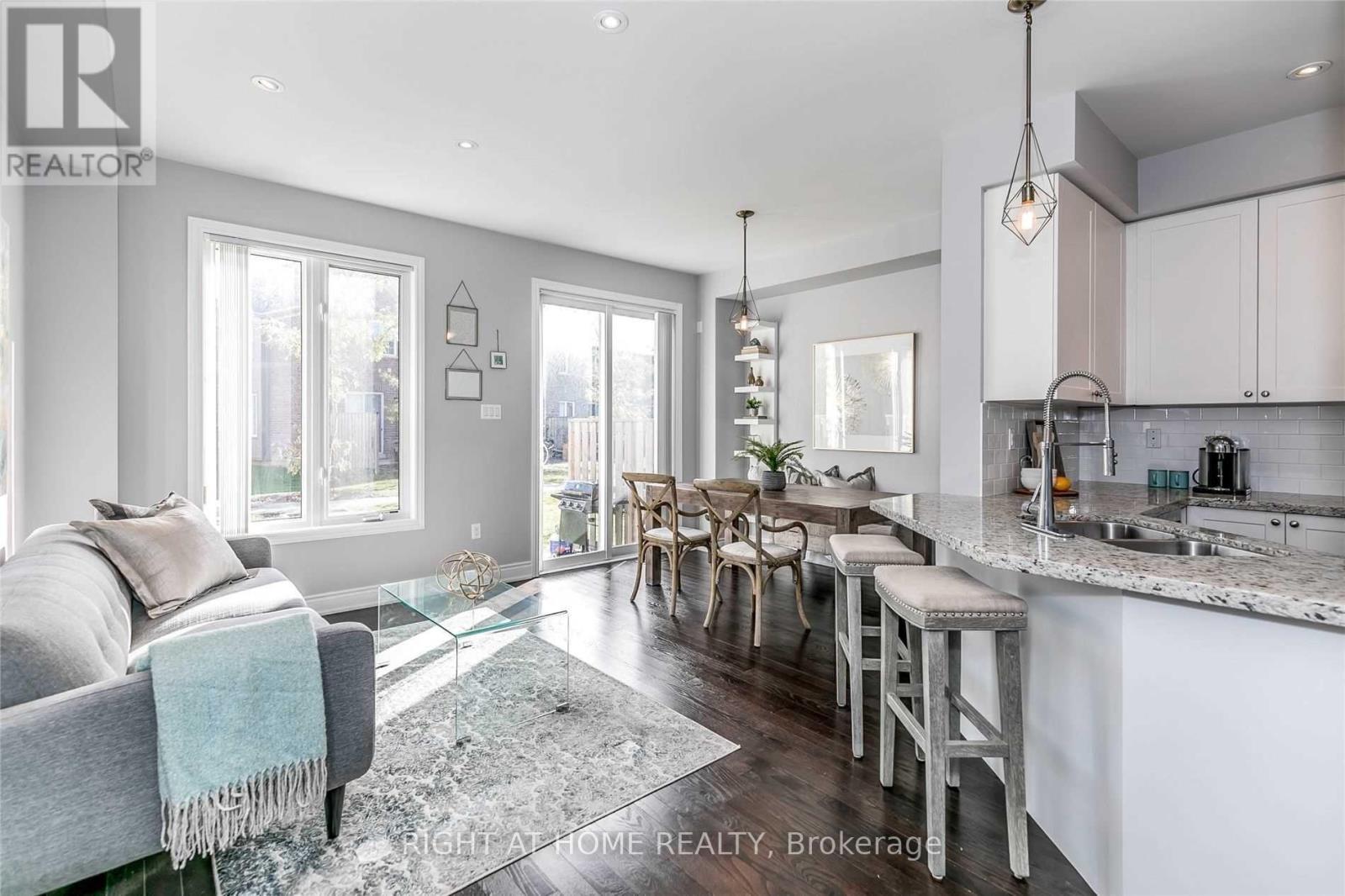 23 - 751 Wendy Culbert Crescent, Newmarket, Ontario  L3X 0E9 - Photo 6 - N12845152