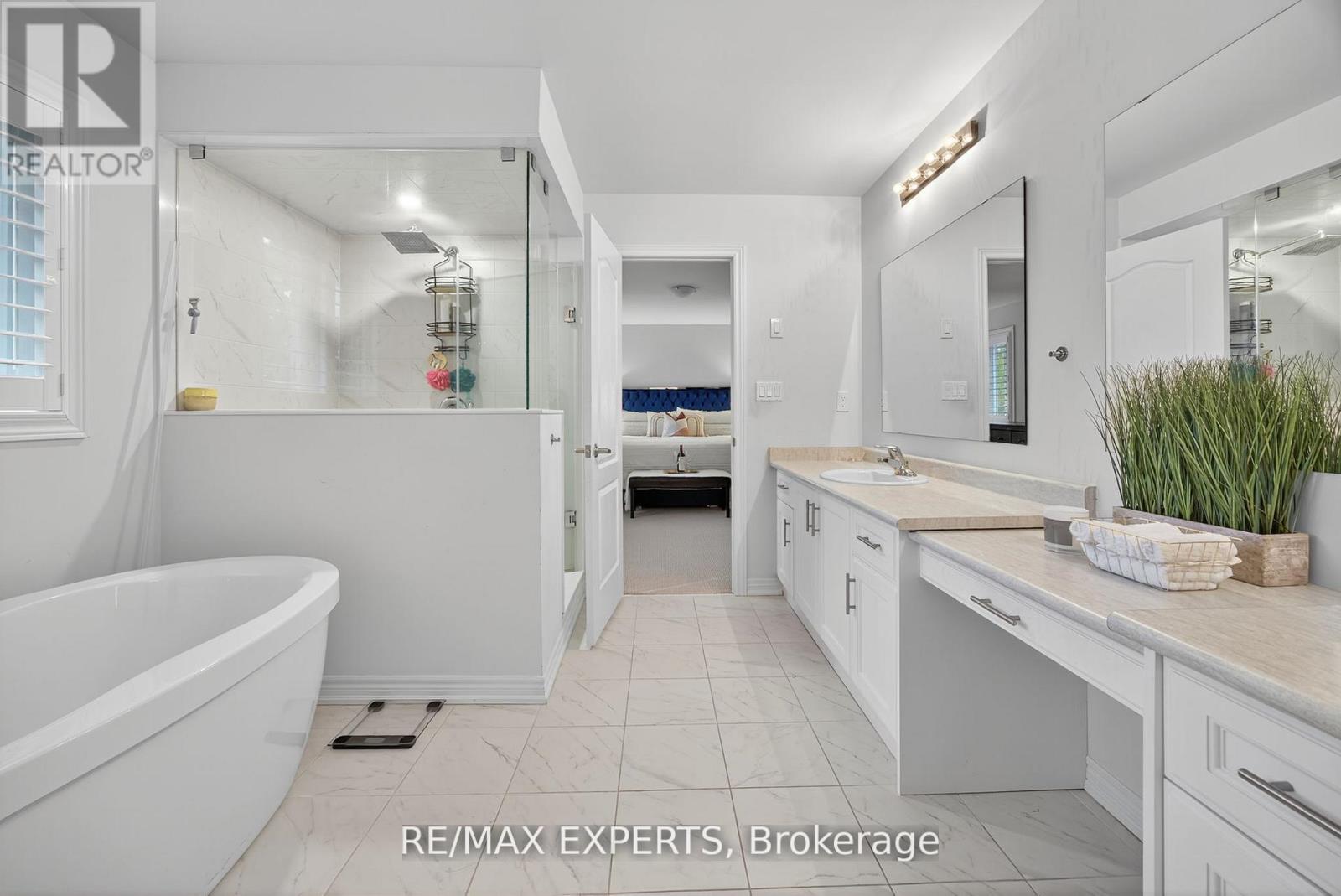 66 Robb Thompson Road, East Gwillimbury, Ontario  L0G 1M0 - Photo 15 - N12845254