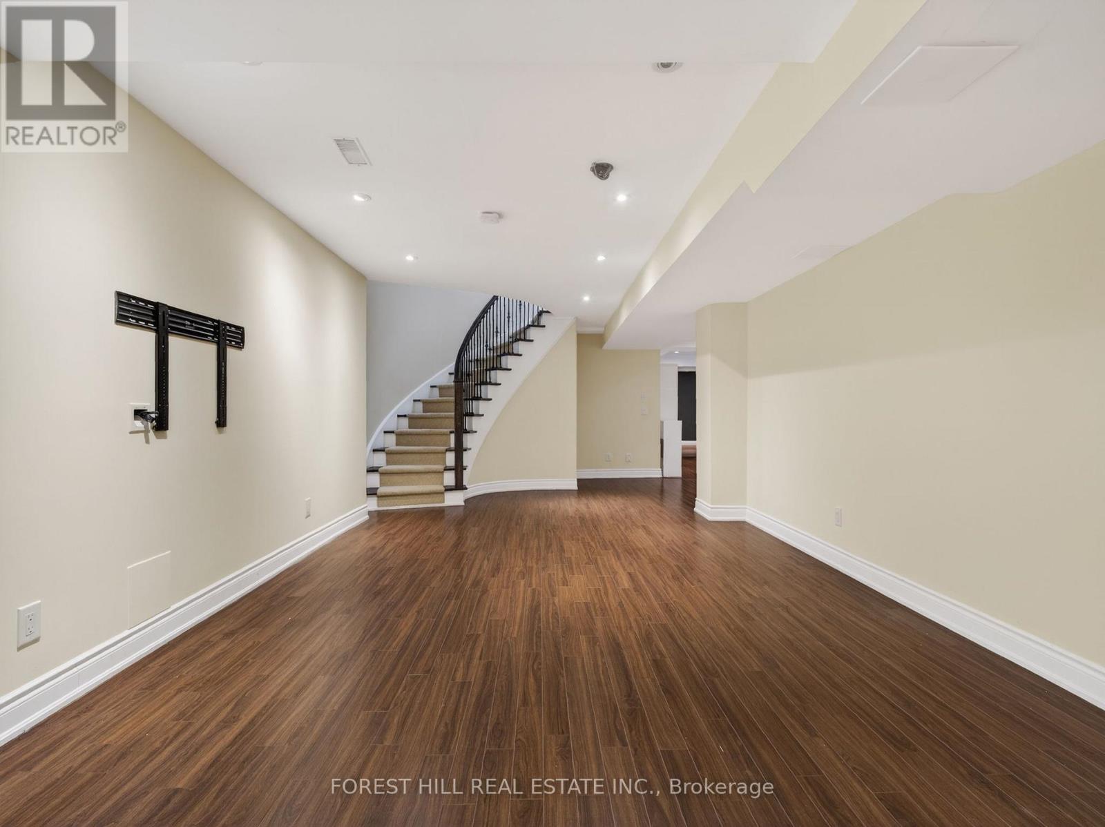 232 Luca Avenue, Vaughan, Ontario L6A 0X3 - Photo 39 - N12845304