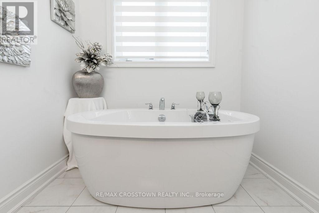 11 Middleton Drive, Wasaga Beach, Ontario  L9Z 0L1 - Photo 30 - S12845158