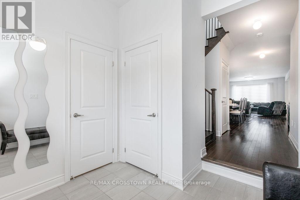 11 Middleton Drive, Wasaga Beach, Ontario  L9Z 0L1 - Photo 6 - S12845158